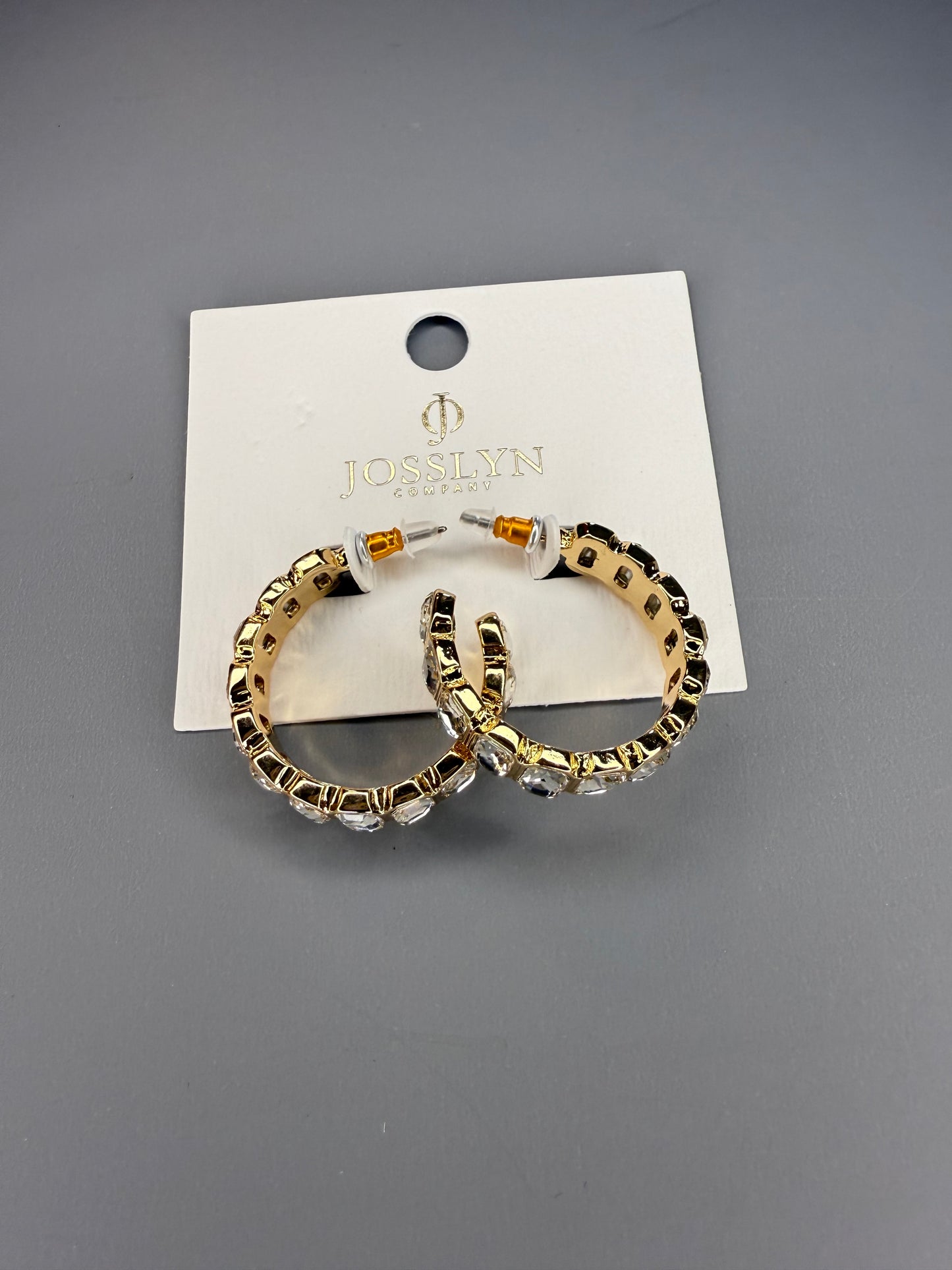 Timeless hoop earrings