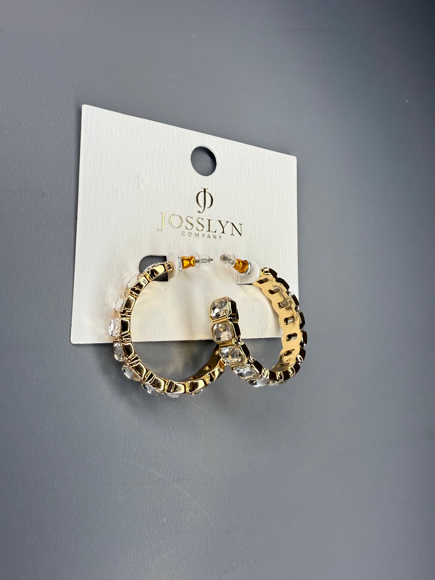 Timeless hoop earrings